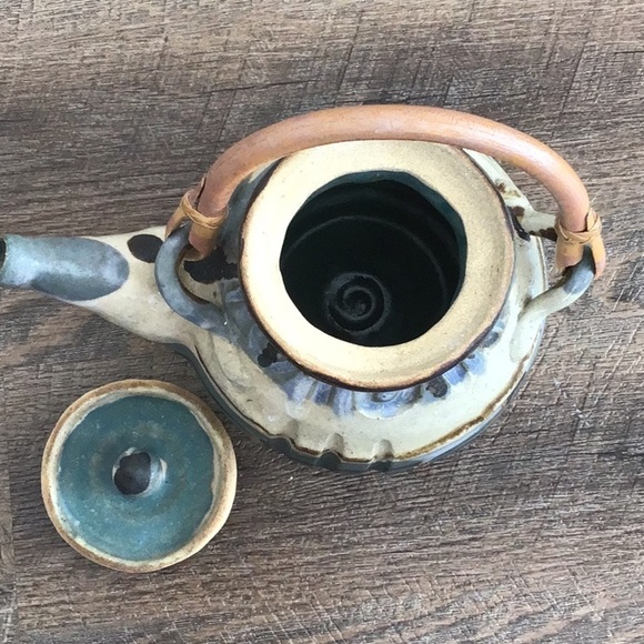 Clay teapot signed by Isaac Martin - Picture 3 of 7